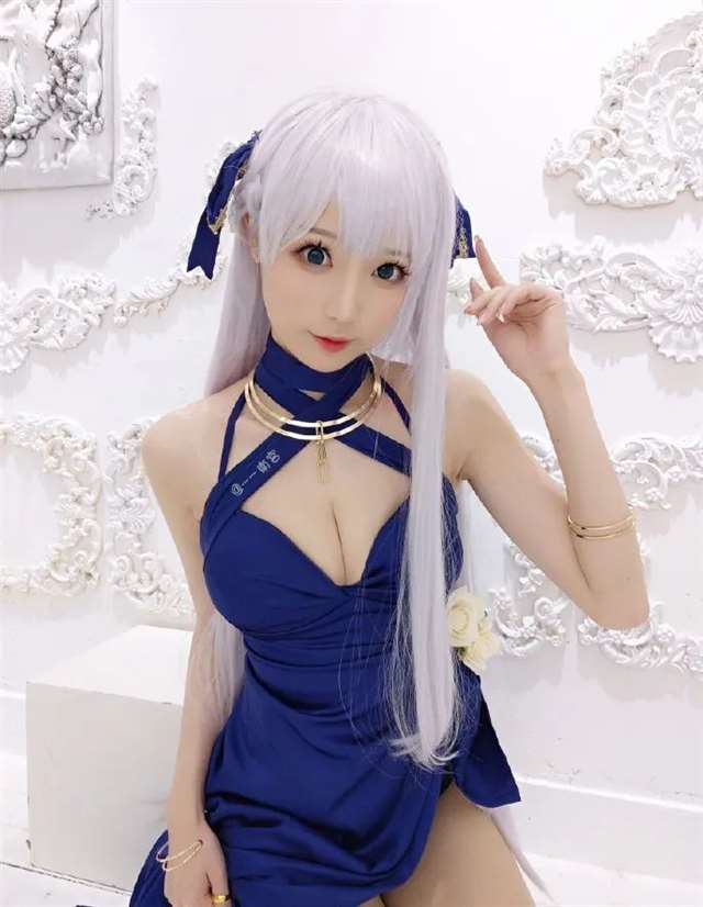  碧蓝航线 - 贝尔法斯特 COS 「主人…？在会场还请稍微自重一些」