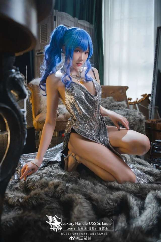 瓜希酱的cos作品《碧蓝航线》圣路易斯透