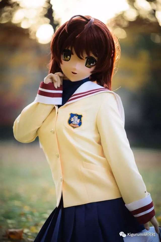 《CLANNAD》古河渚坐在公园长椅上