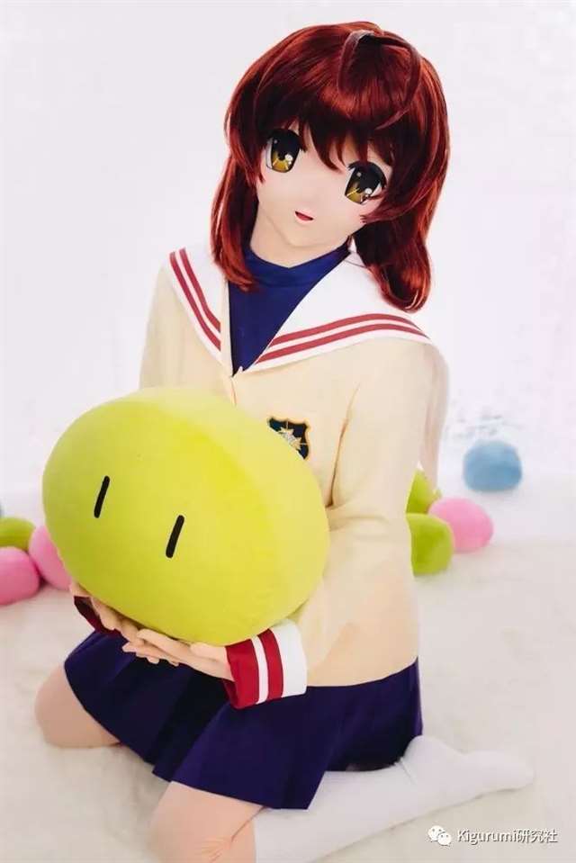 《CLANNAD》古河渚坐在公园长椅上