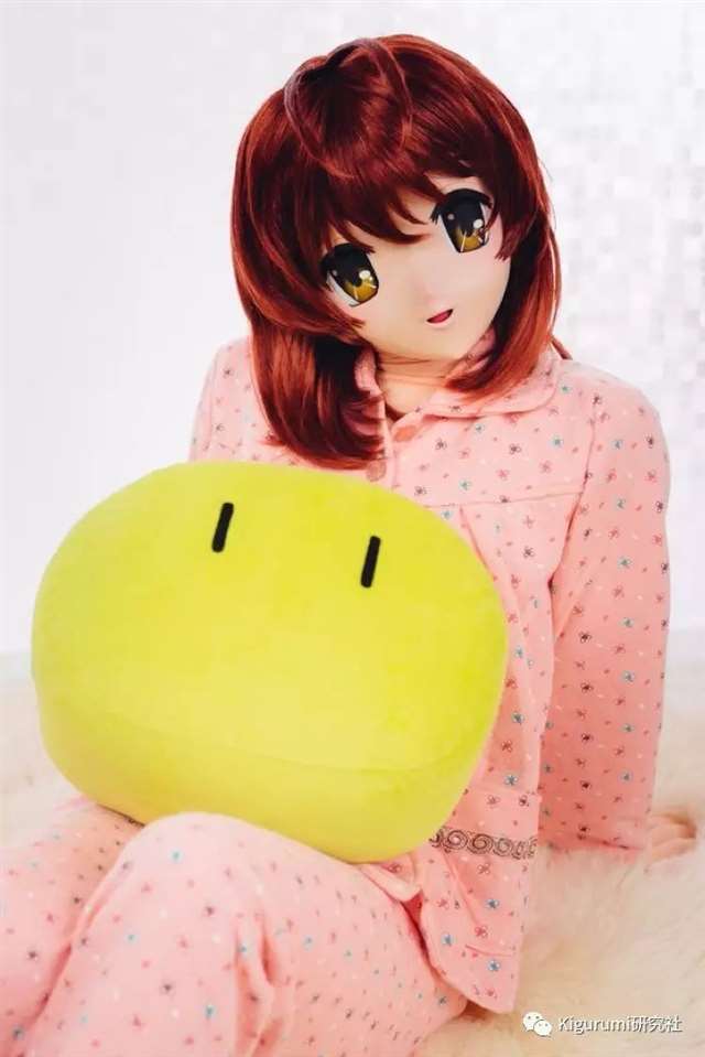 《CLANNAD》古河渚坐在公园长椅上