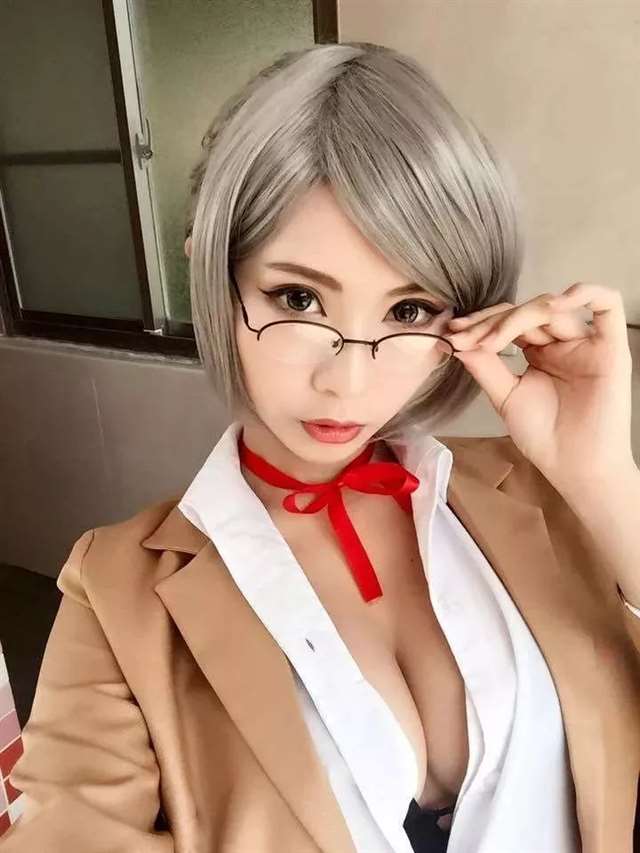副会长白木芽衣子的cos专场