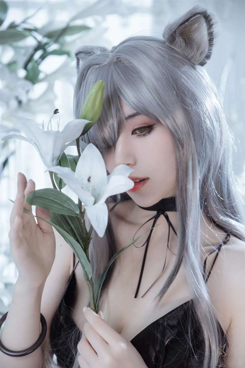 <明日方舟》黑 cos coser微博：冥戏_CatN