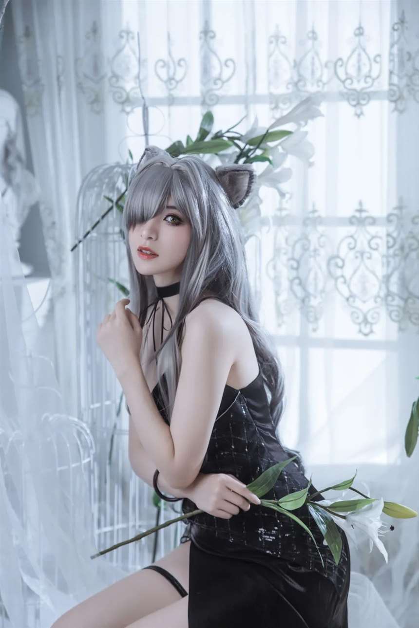 <明日方舟》黑 cos coser微博：冥戏_CatN
