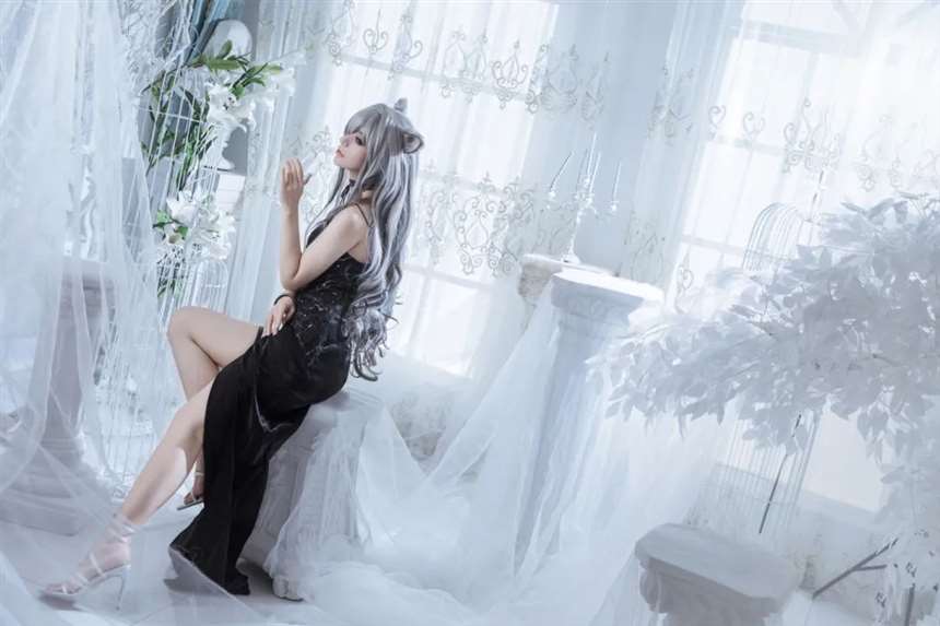 <明日方舟》黑 cos coser微博：冥戏_CatN