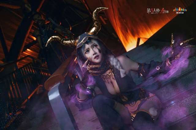 Cosplay特辑丨《第五人格》祭司吉尔曼 CN：露兒大魔王