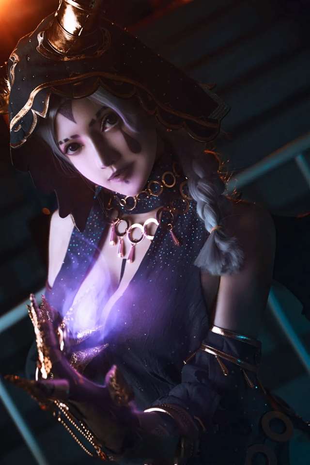 Cosplay特辑丨《第五人格》祭司吉尔曼 CN：露兒大魔王