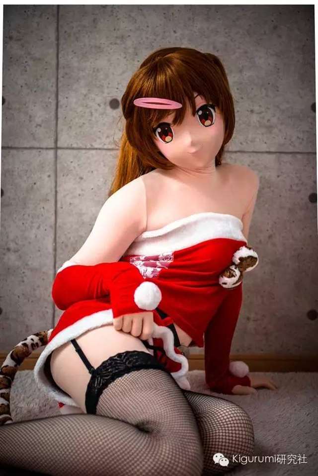 身着拉拉队服的丹生谷森夏