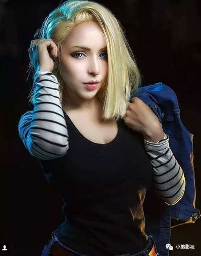 美国的cosplay玩家Roxy Chan七龙珠的「人造人18号」