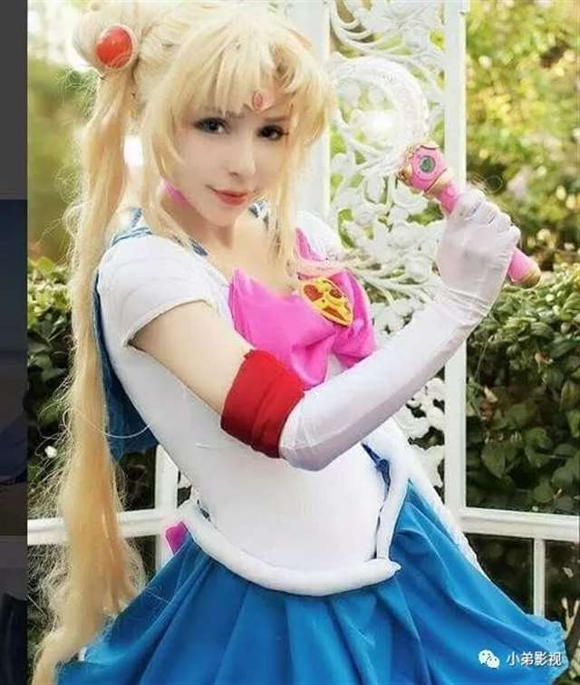 美国的cosplay玩家Roxy Chan七龙珠的「人造人18号」