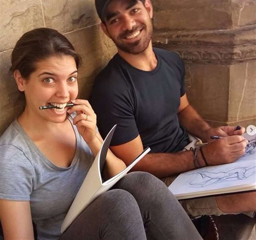 肌肉男漫画家Yehuda Adi Devir和妻子Maya的甜蜜日常