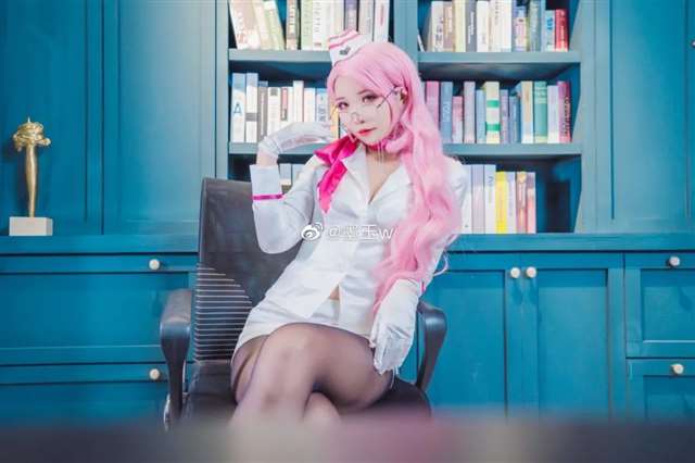 幻海梦蝶!《崩坏3》希儿.芙乐艾COS coser微博：墨玉w