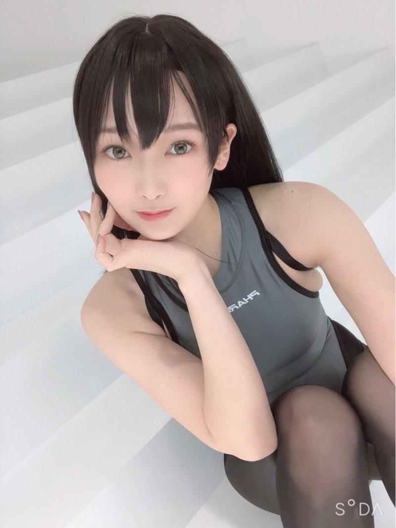 COS正片/日本COSER小姐姐美南ナミ美图 黑丝胶衣性感来袭