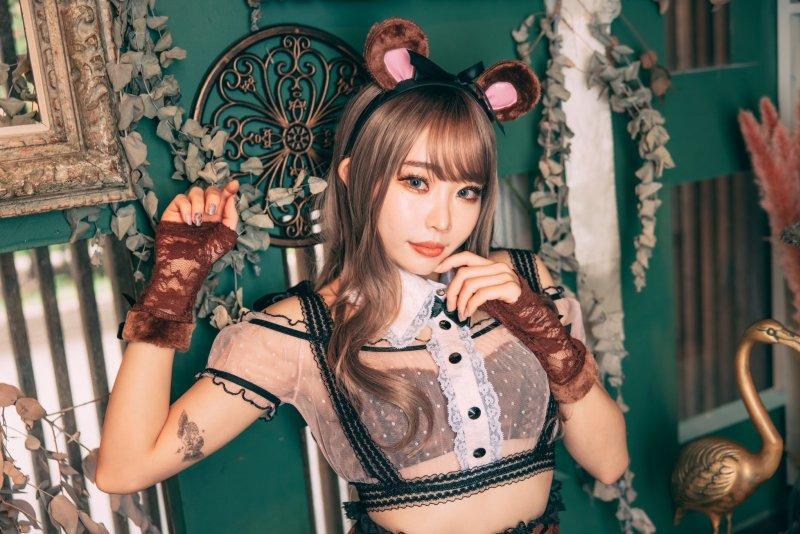 COS正片/11区萌妹COSER《林弥(rinyan)》美图集 事业线 白嫩美腿太养眼！