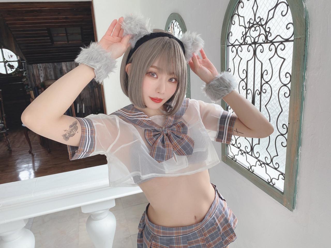 COS正片/11区萌妹COSER《林弥(rinyan)》美图集 事业线 白嫩美腿太养眼！