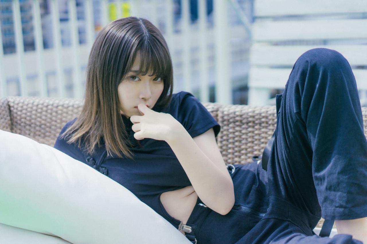 COS正片/岛国萌妹mano美图集 白皙肌肤修长美腿吸睛！