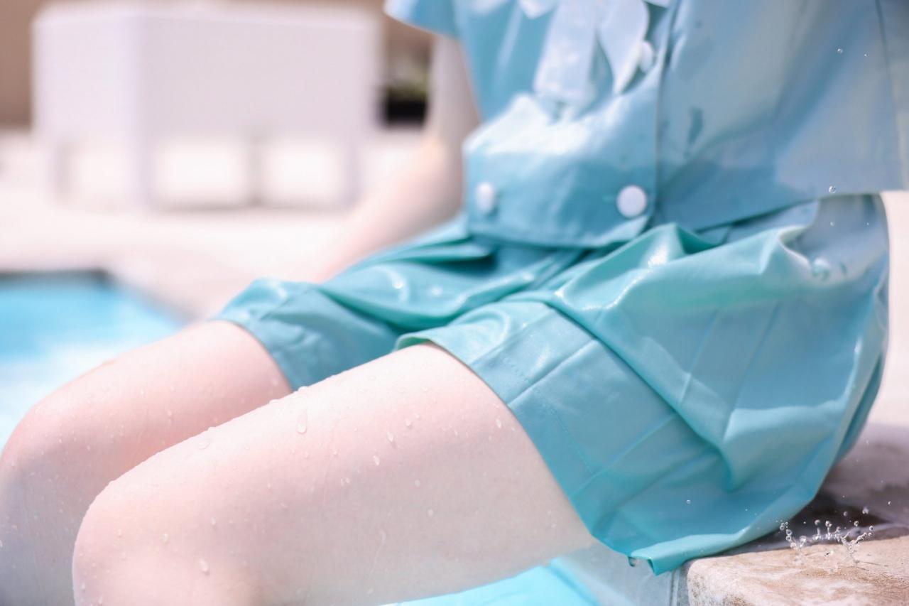 COS正片/岛国萌妹mano美图集 白皙肌肤修长美腿吸睛！