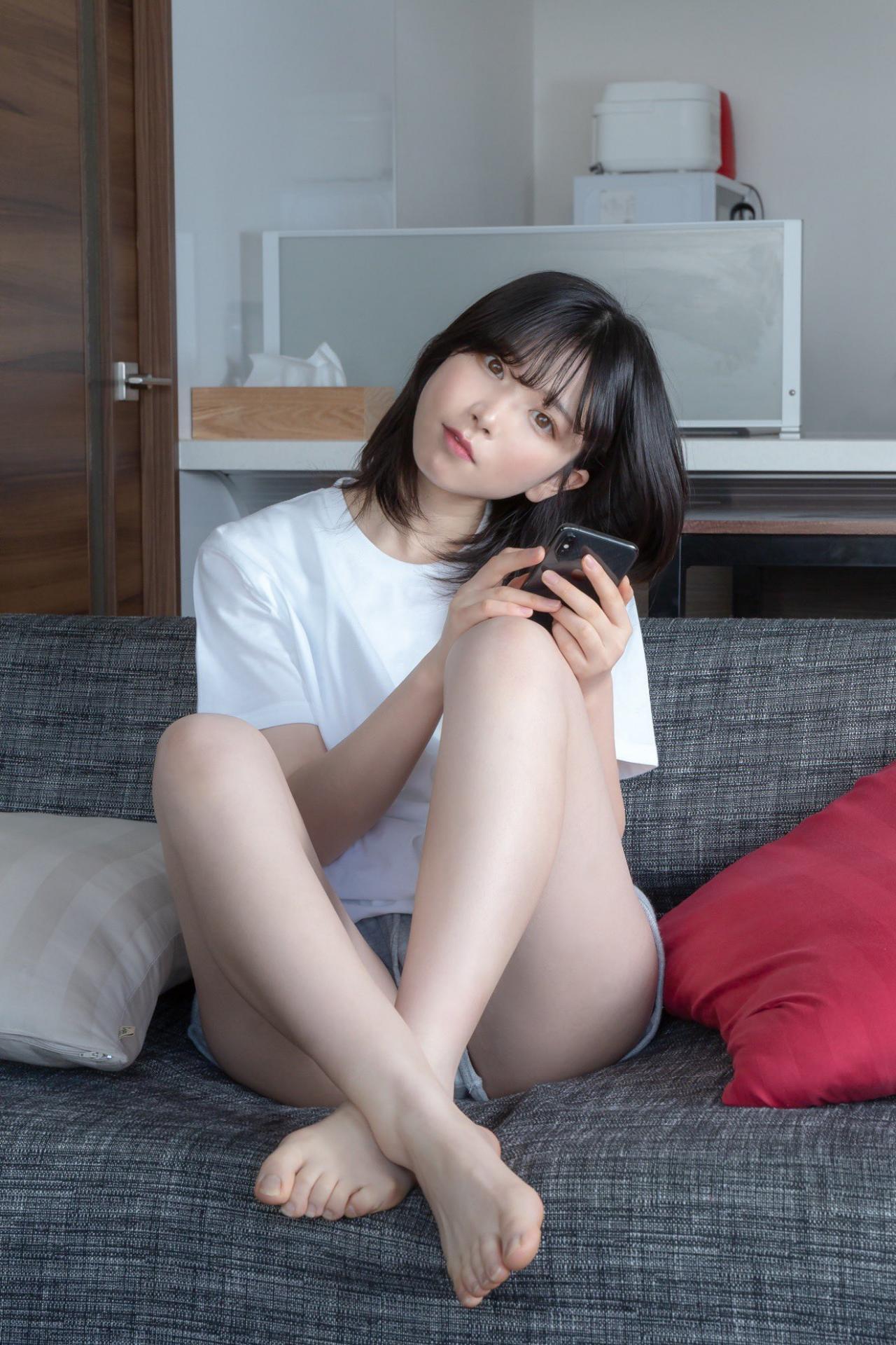 COS正片/岛国萌妹mano美图集 白皙肌肤修长美腿吸睛！