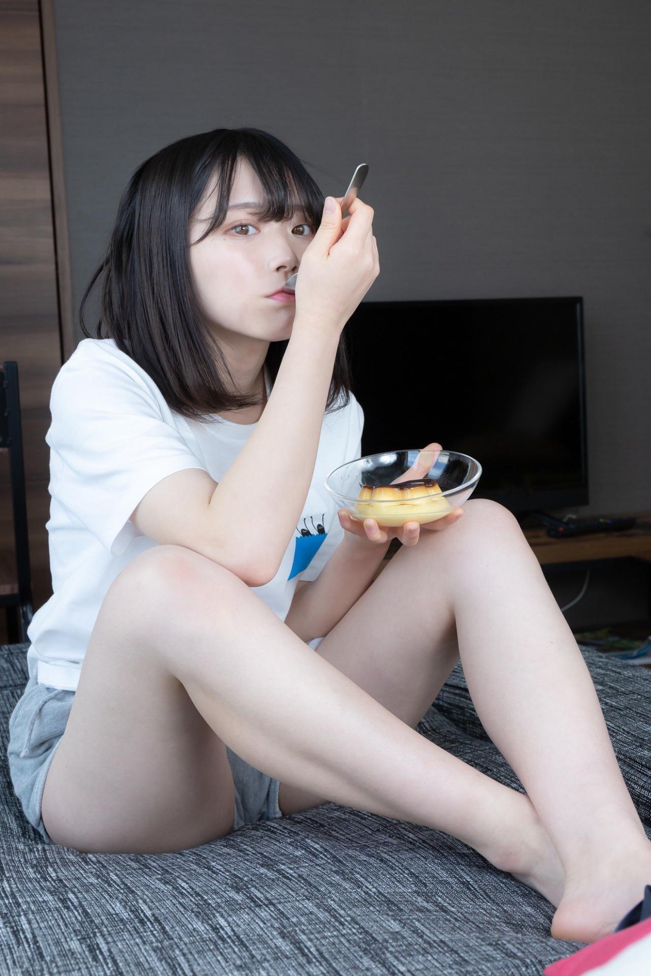 COS正片/岛国萌妹mano美图集 白皙肌肤修长美腿吸睛！