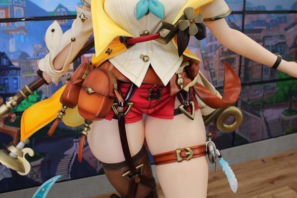 COS正片/伊织萌真人扮演《莱莎的链金工房2》等身大手办发布会上演大对比！