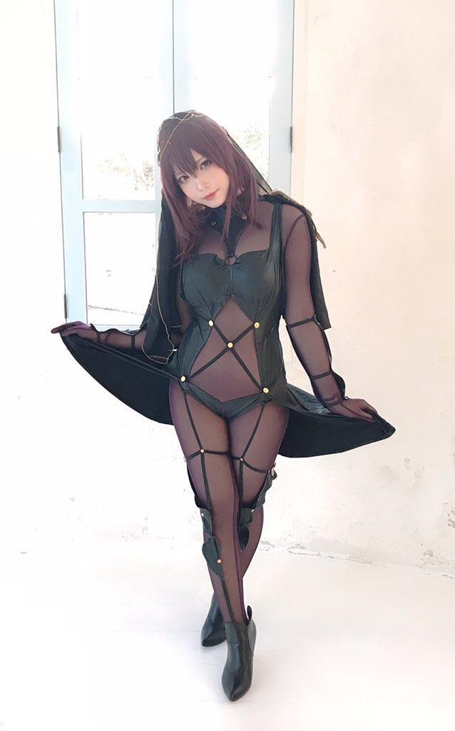 COS正片/日本樱花妹《イズ氏》COS美图集 长相甜美身材相当傲人！