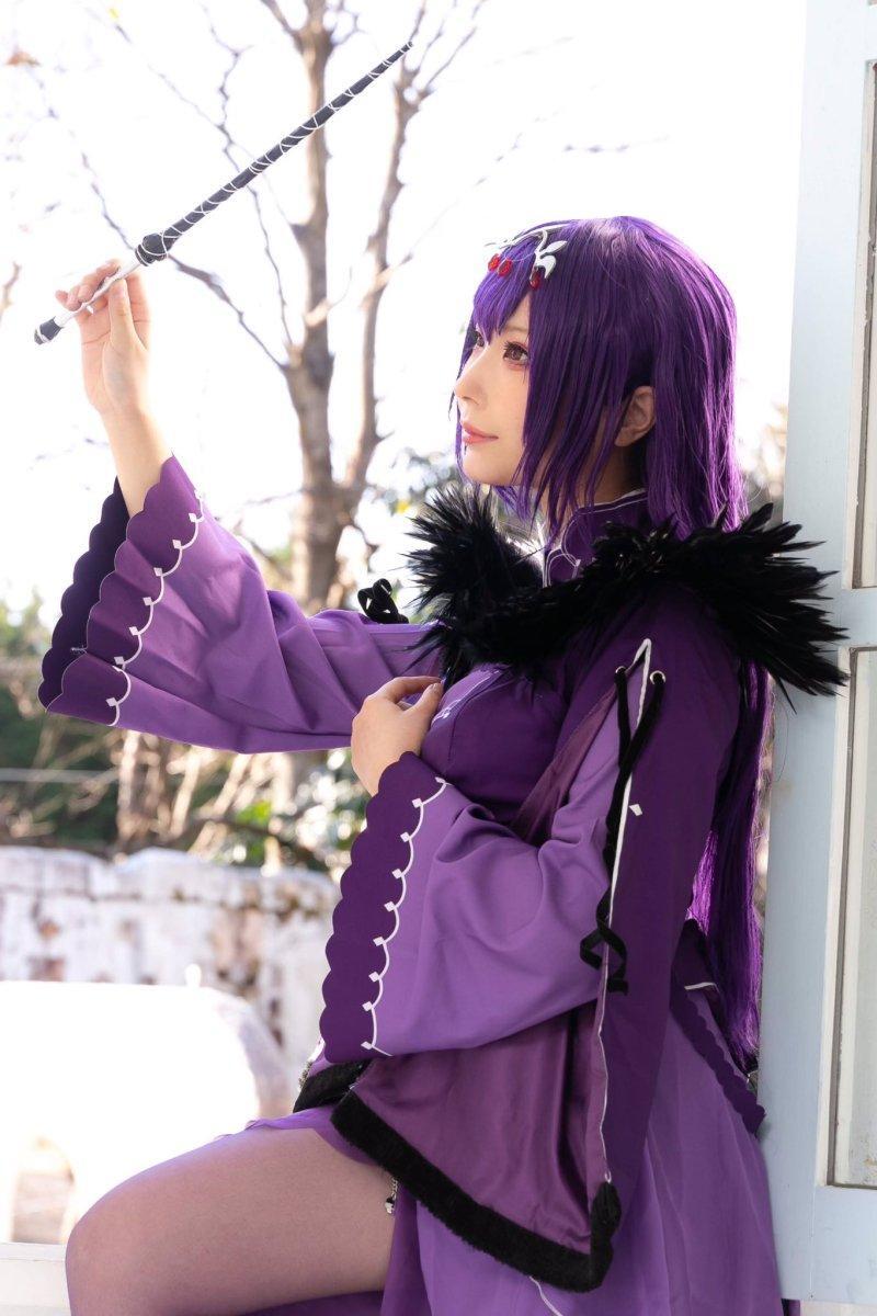 COS正片/日本樱花妹《イズ氏》COS美图集 长相甜美身材相当傲人！