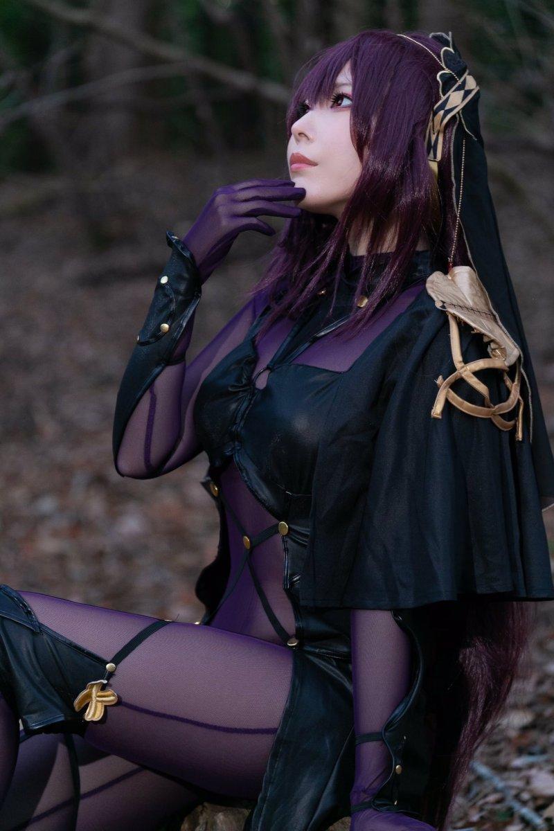 COS正片/日本樱花妹《イズ氏》COS美图集 长相甜美身材相当傲人！