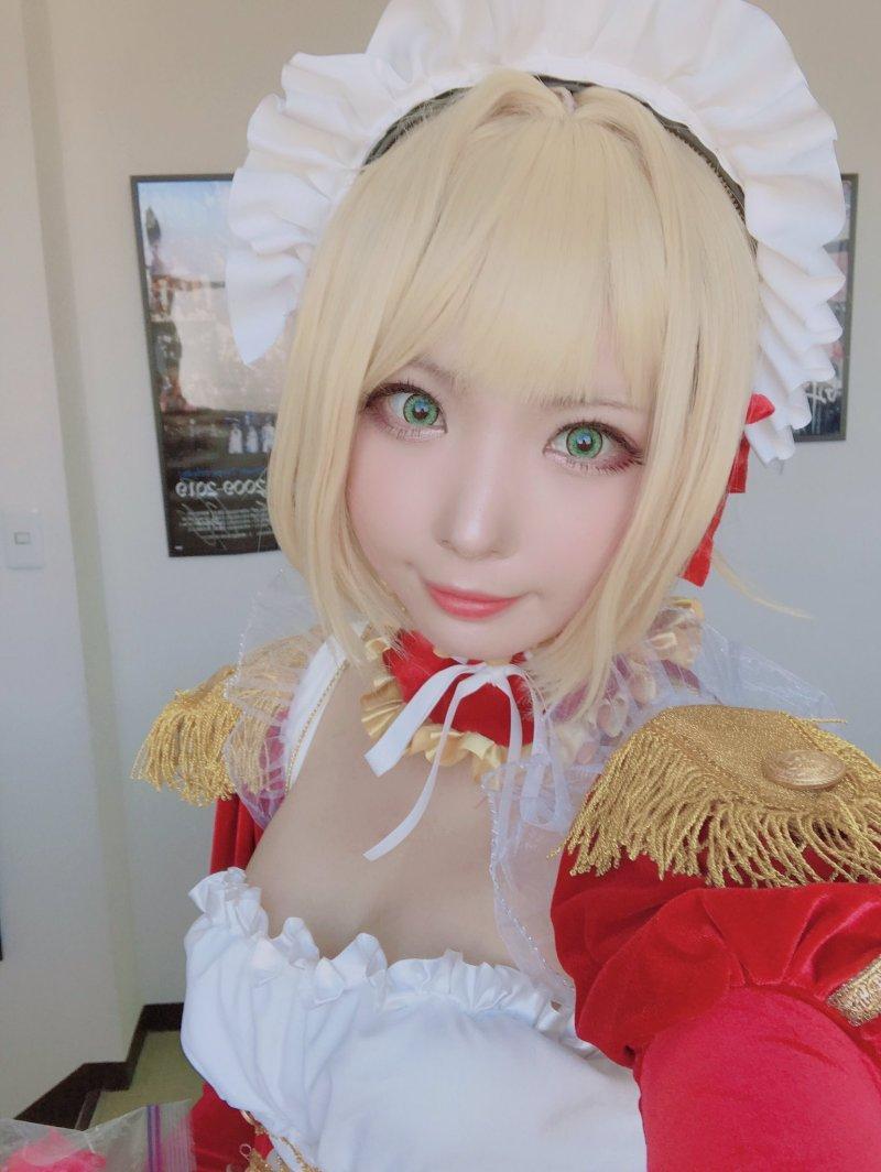 COS正片/日本樱花妹《イズ氏》COS美图集 长相甜美身材相当傲人！