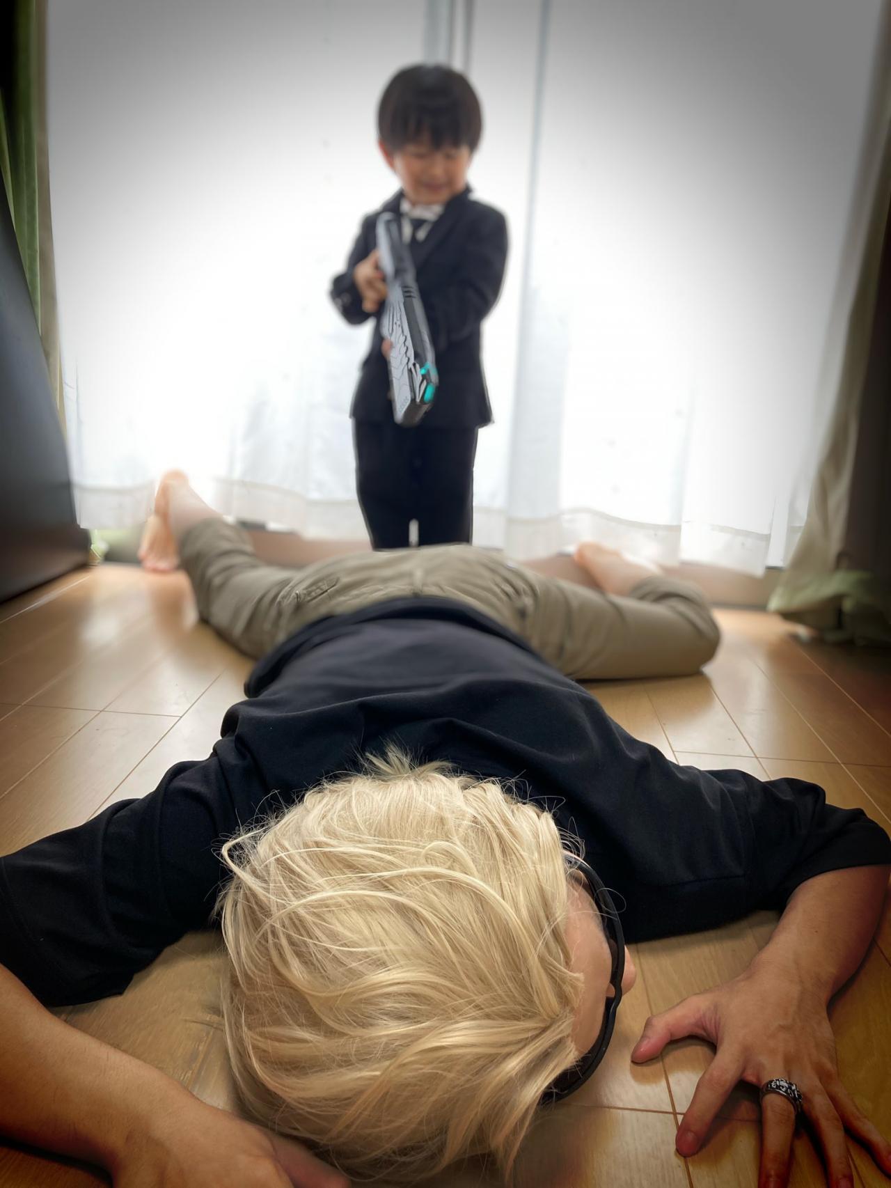 COS正片/你也想有个这样的家庭吗？「神还原动画角色」温馨之余还多了真实感！