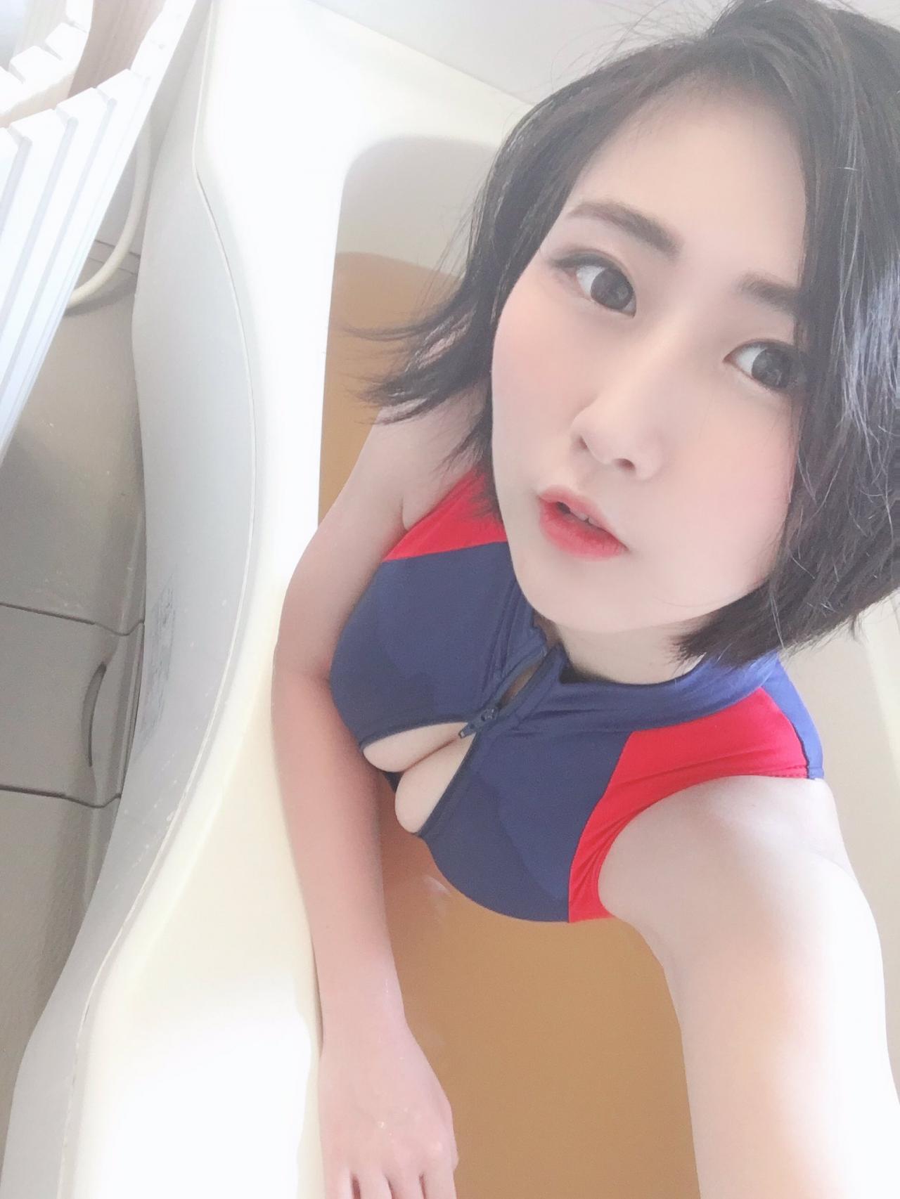 COS正片/日本隐乳系樱花妹美东澪美图赏 脱下衣服立刻就爱了