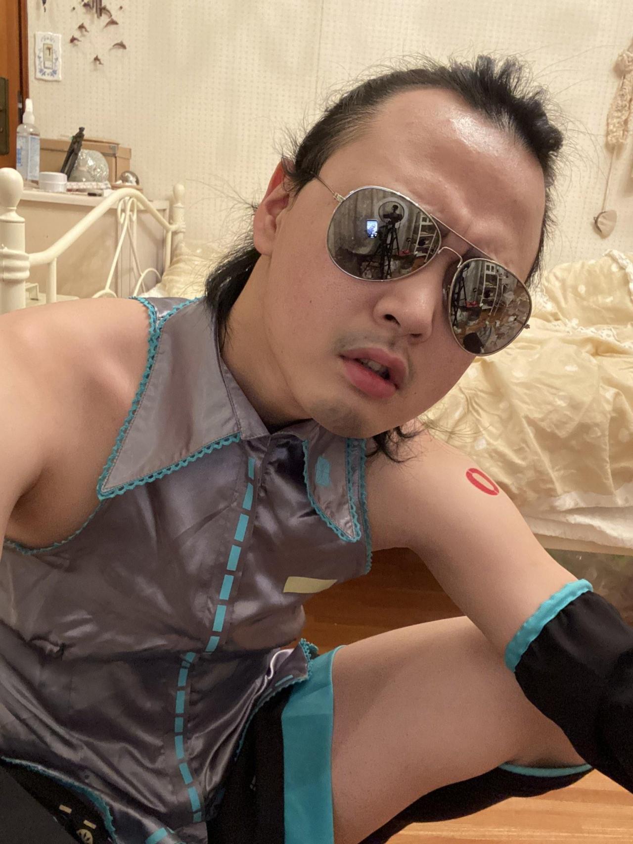 COS正片/大叔扮演《鬼灭之刃》祢豆子妆前妆后令人崩溃