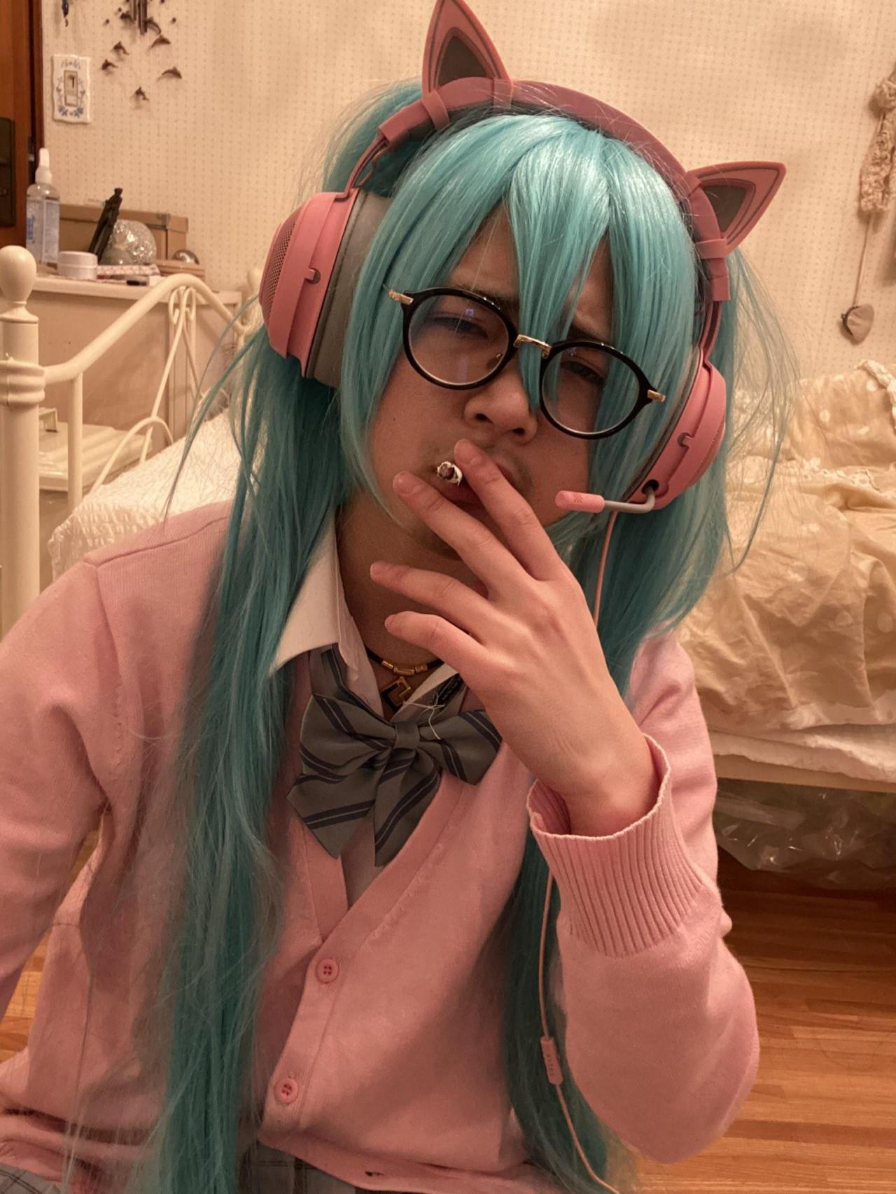 COS正片/大叔扮演《鬼灭之刃》祢豆子妆前妆后令人崩溃