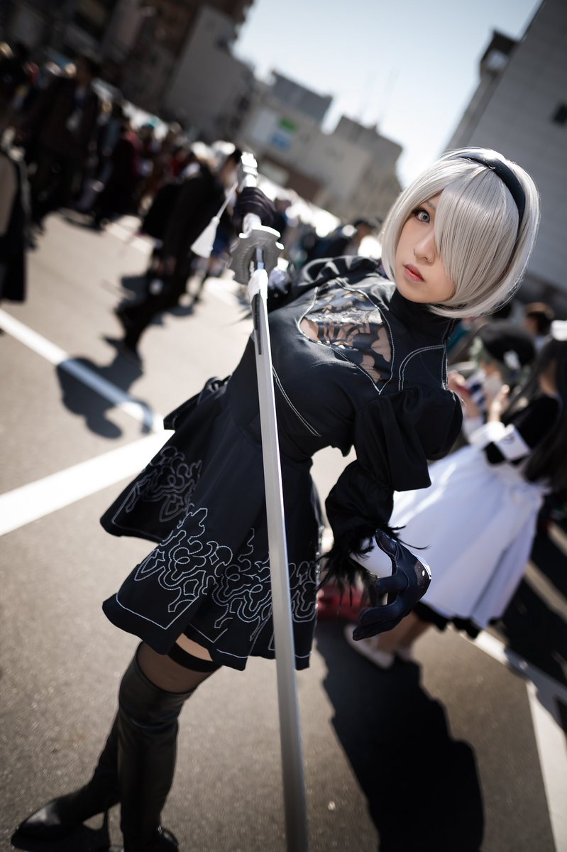 COS正片/日本靓丽小姐姐COS《尼尔》2B 皙白大长腿吸睛！