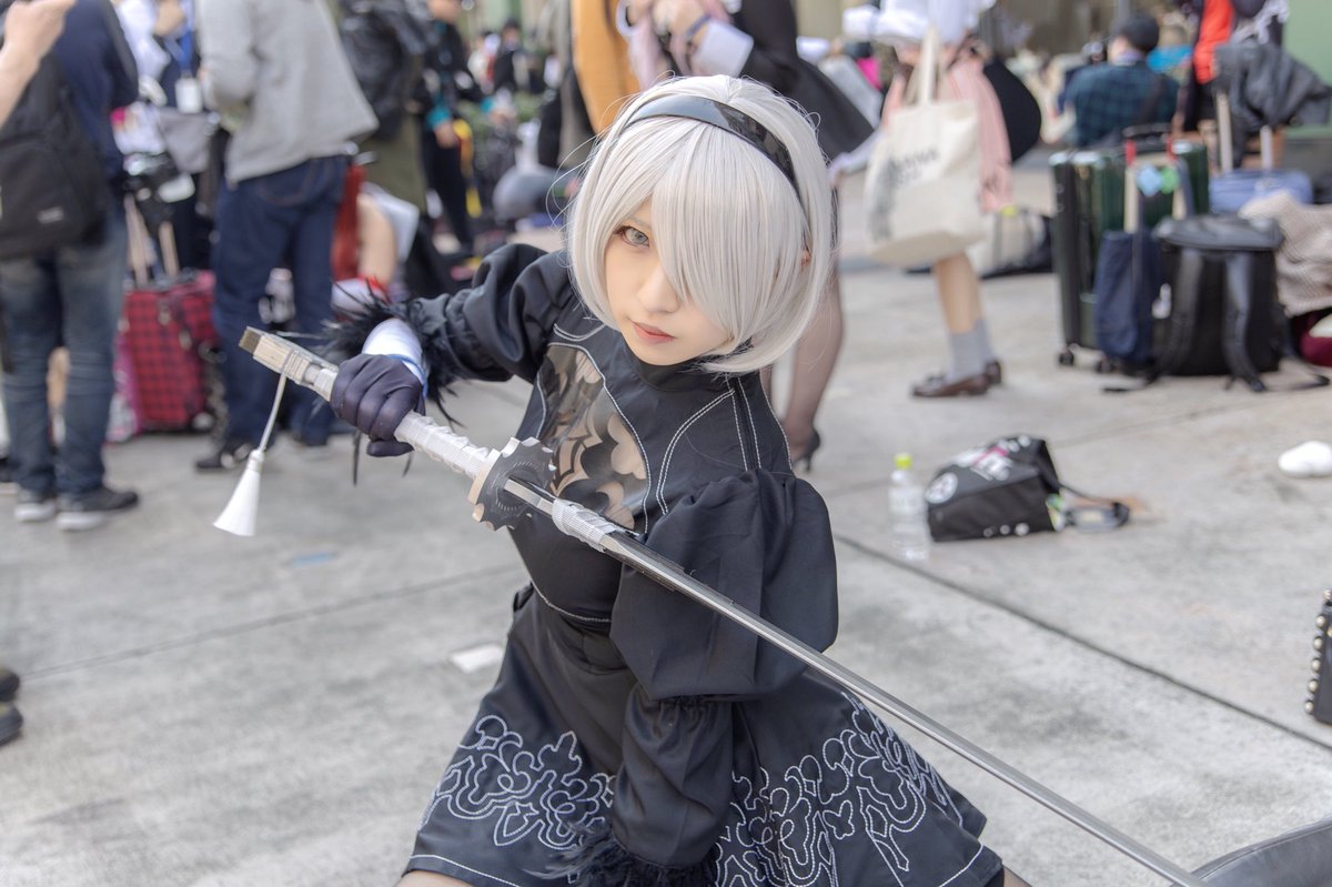 COS正片/日本靓丽小姐姐COS《尼尔》2B 皙白大长腿吸睛！