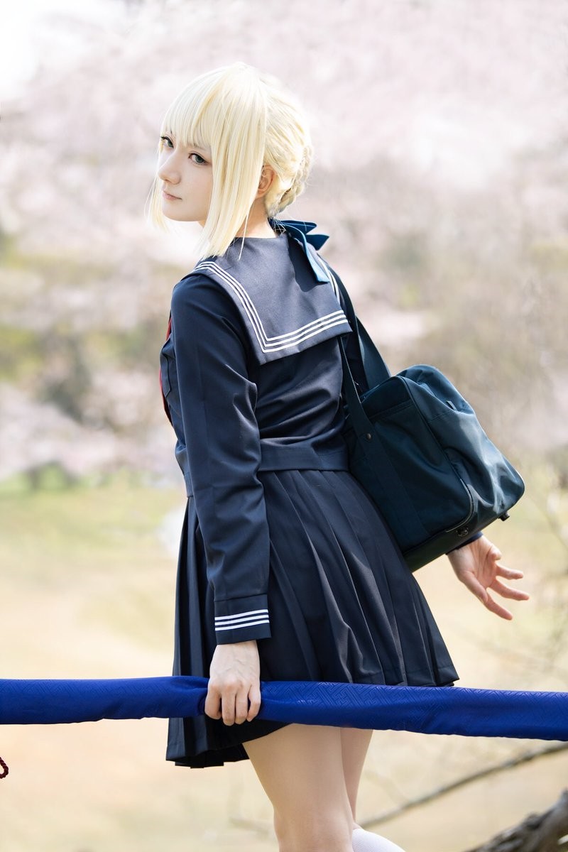 COS正片/日本妹子COS《Fate》Saber 真羡慕吃不胖的体质