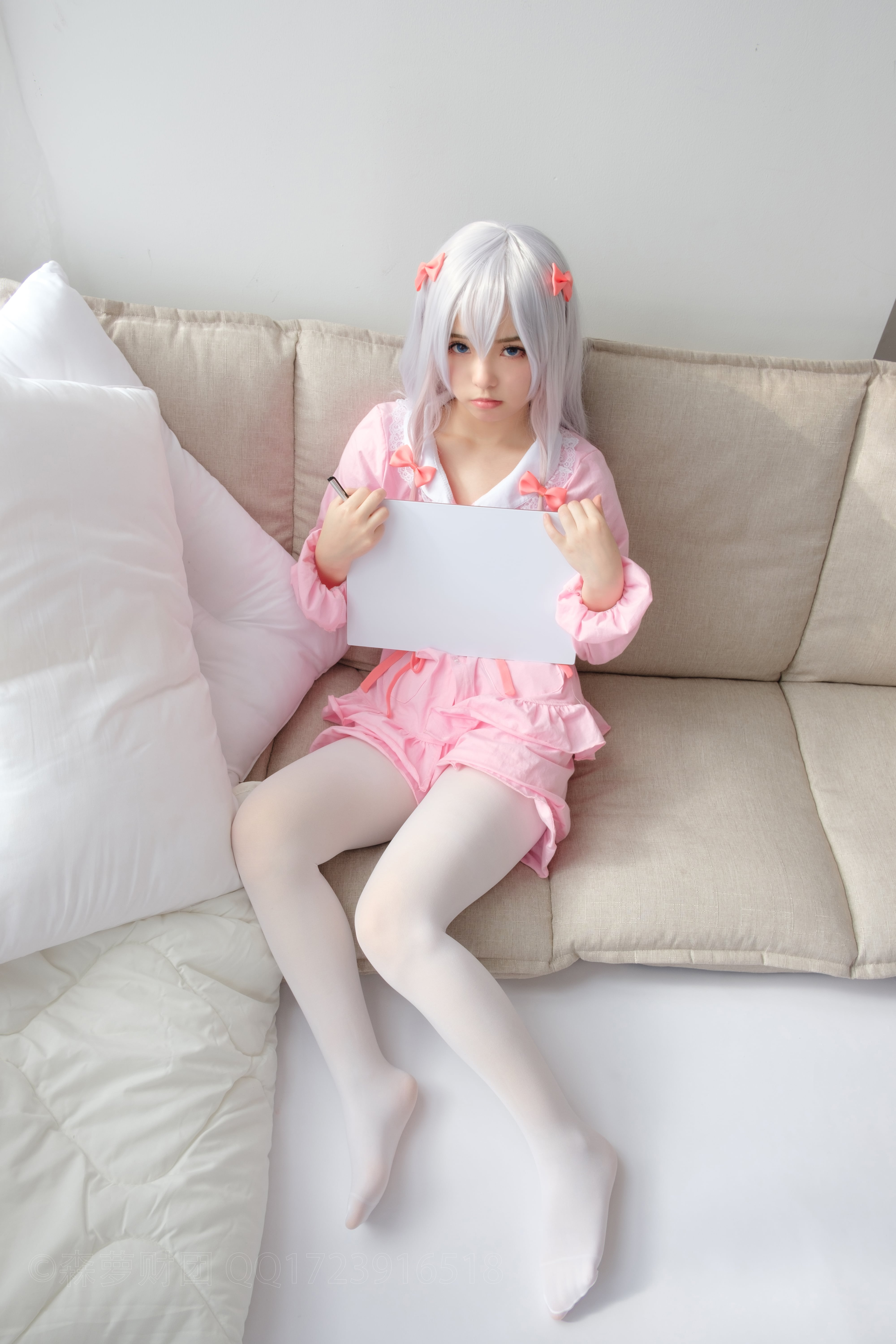 COS正片/白丝裤袜《埃罗芒阿老师》和泉雾纱，一抹多 你这样谁顶得住？