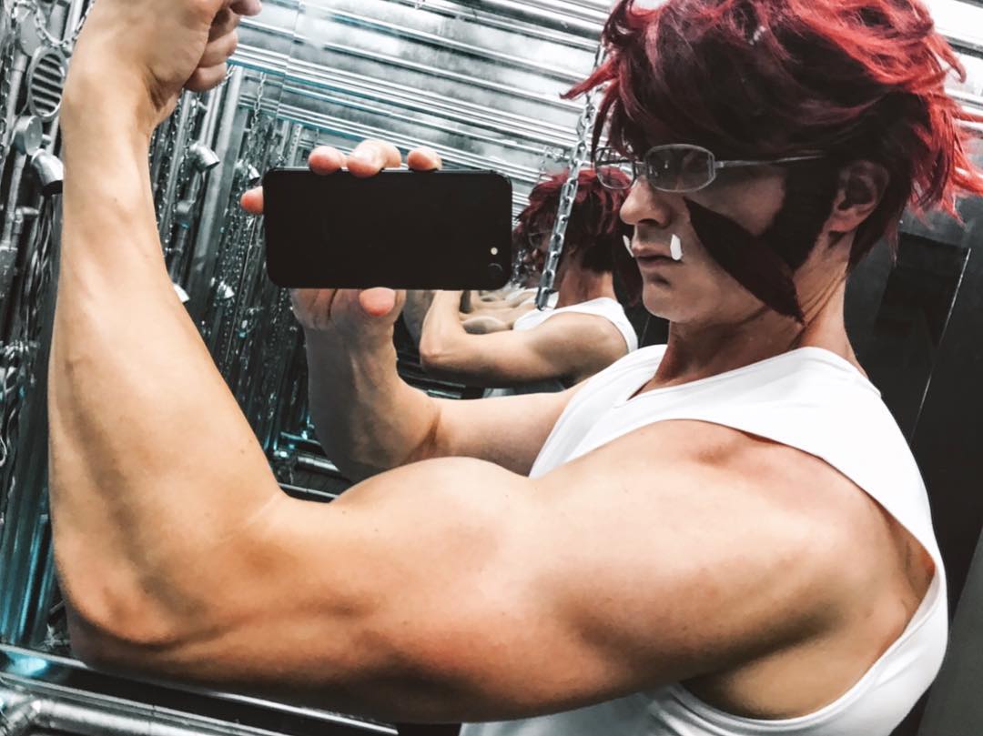 肌肉与大长腿！这龙舌兰姑娘是如此迷人，兄贵Billy Blue超还原cos