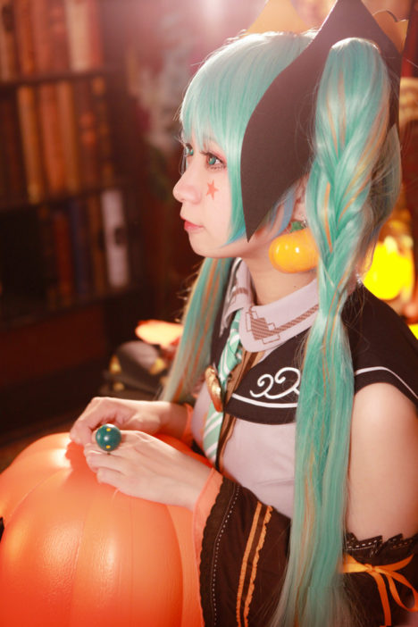 COS正片/Kyoya 扮演的万圣节 初音未来