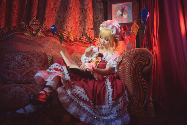 COS正片/二小姐 芙兰朵露·斯卡雷特 迷人的红色