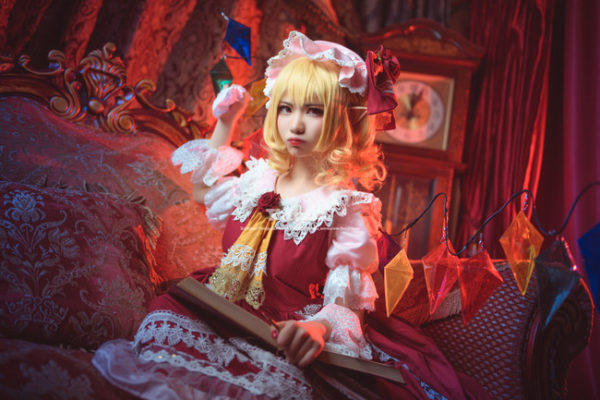 COS正片/二小姐 芙兰朵露·斯卡雷特 迷人的红色