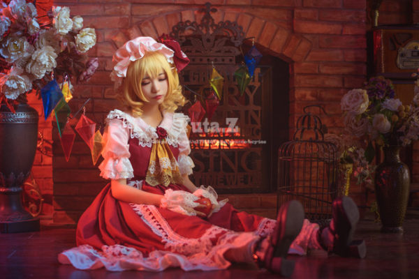 COS正片/二小姐 芙兰朵露·斯卡雷特 迷人的红色