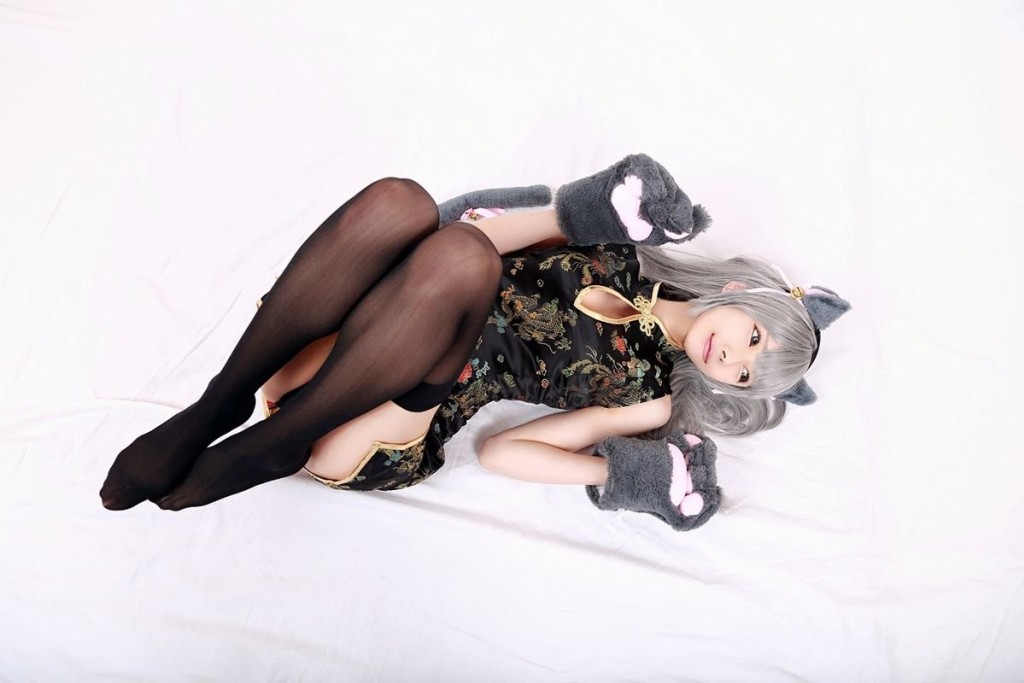 11区樱花妹《くるみ》新COS美腿照 湿丝袜质感令宅宅欲罢不能