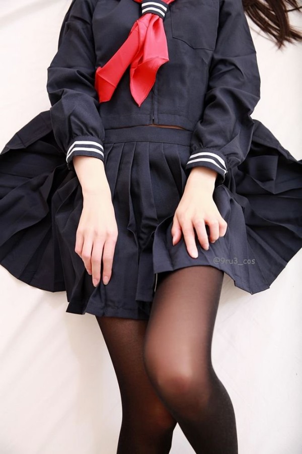 11区樱花妹《くるみ》新COS美腿照 湿丝袜质感令宅宅欲罢不能