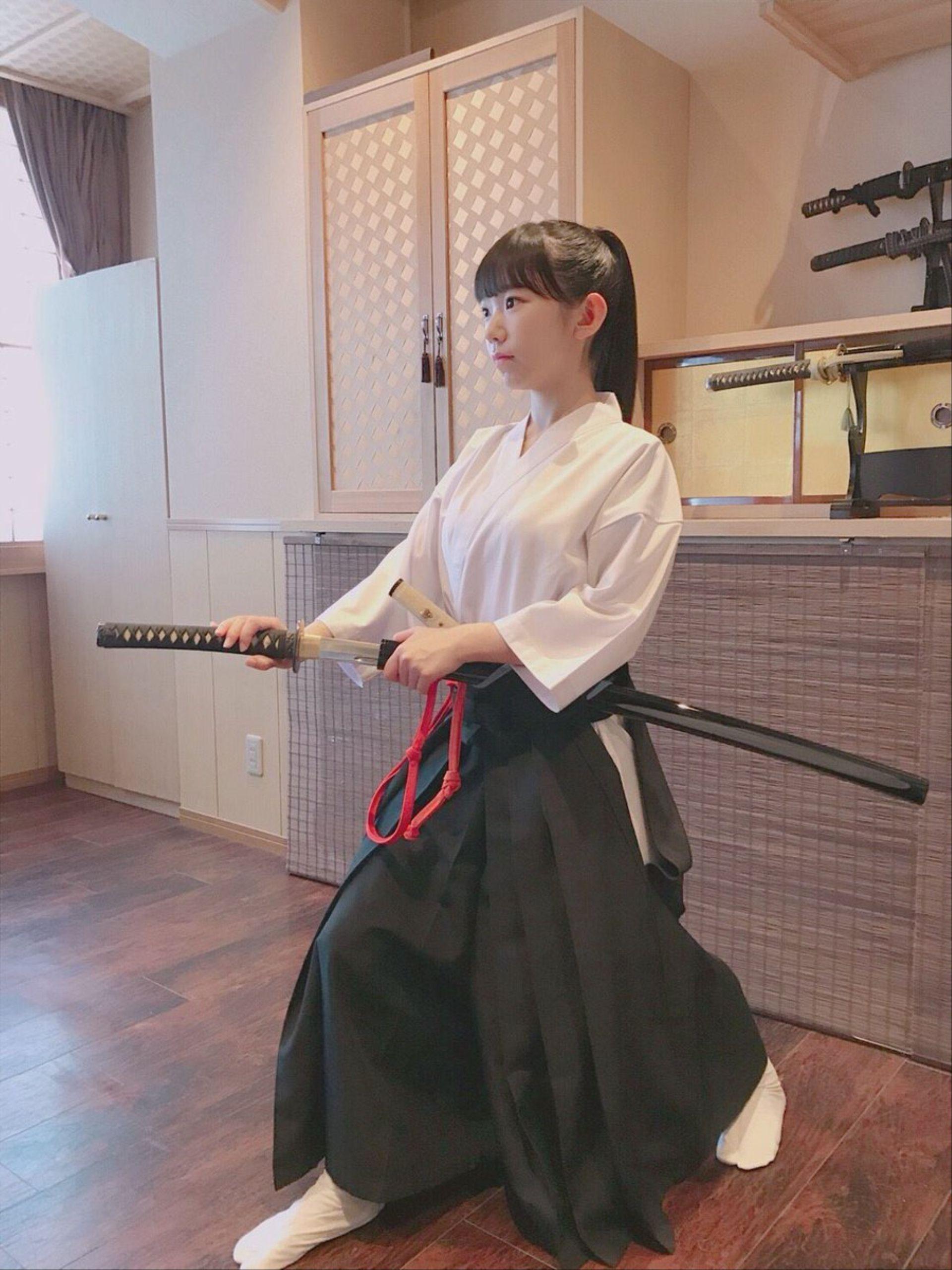 日本合法萝莉《长泽茉裡奈》又爆性感近照，上围好像有点逼不及待！！