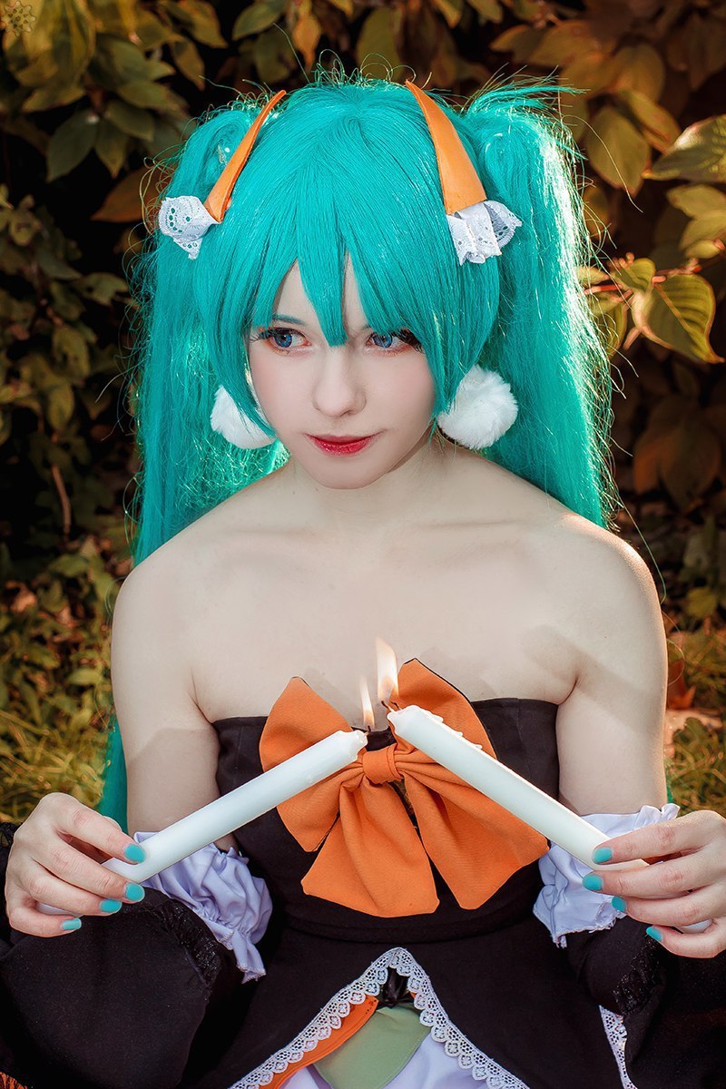 【Saya Scarlet】一位来自俄罗斯的小姐姐 COS初音，太美了！