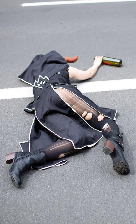 COS正片/黑丝裤袜日，可爱小姐姐大晒喷血黑丝美腿照！