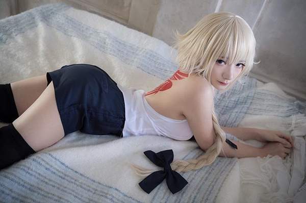 COS正片/日本樱花妹贞德新作品，邪气带魅惑！