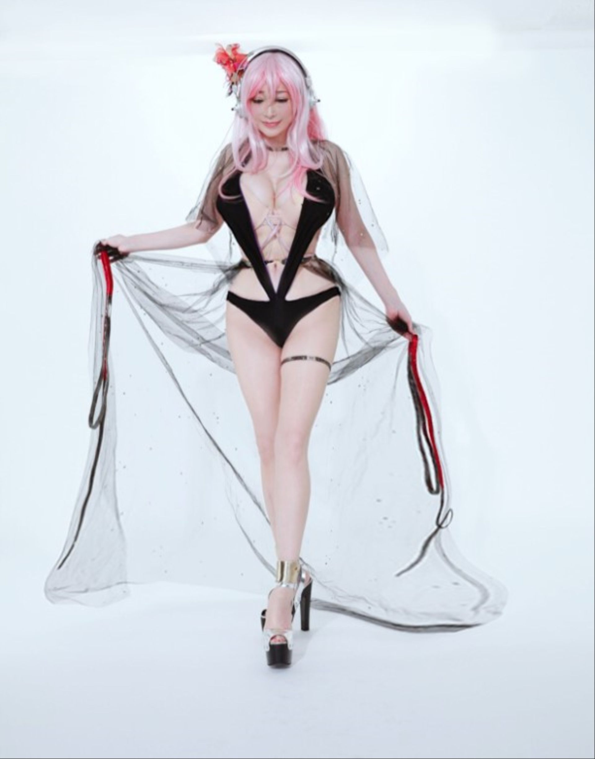 叶美香Cosplay虚拟偶像《Super Sonico》乳量惊人！