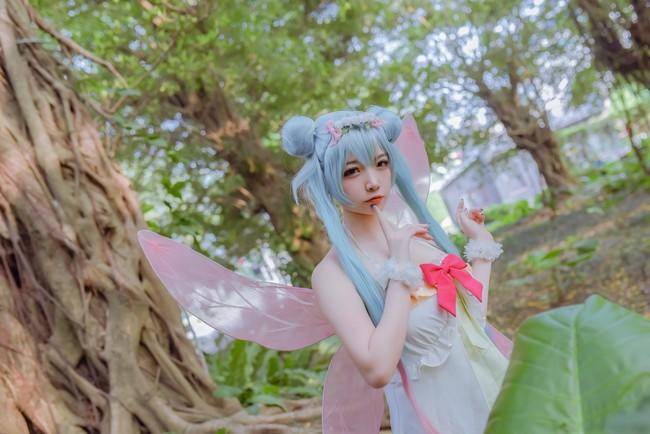 Cosplay福利/初音未来cosplay Cn：二佐