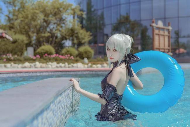 Cosplay福利/阿尔托莉雅alter泳装cos Cn：泡泡